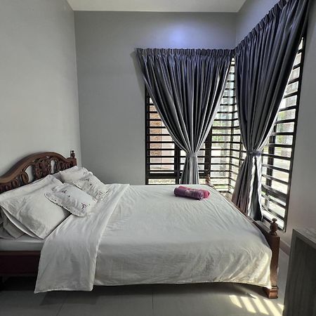 Nurbayu Chalet, Kemaman Куантан Екстериор снимка