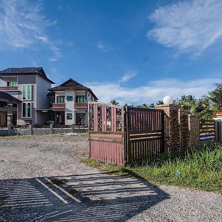 Nurbayu Chalet, Kemaman Куантан Екстериор снимка