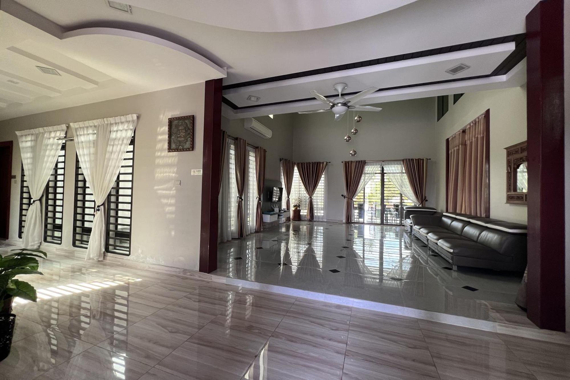 Nurbayu Chalet, Kemaman Куантан Екстериор снимка