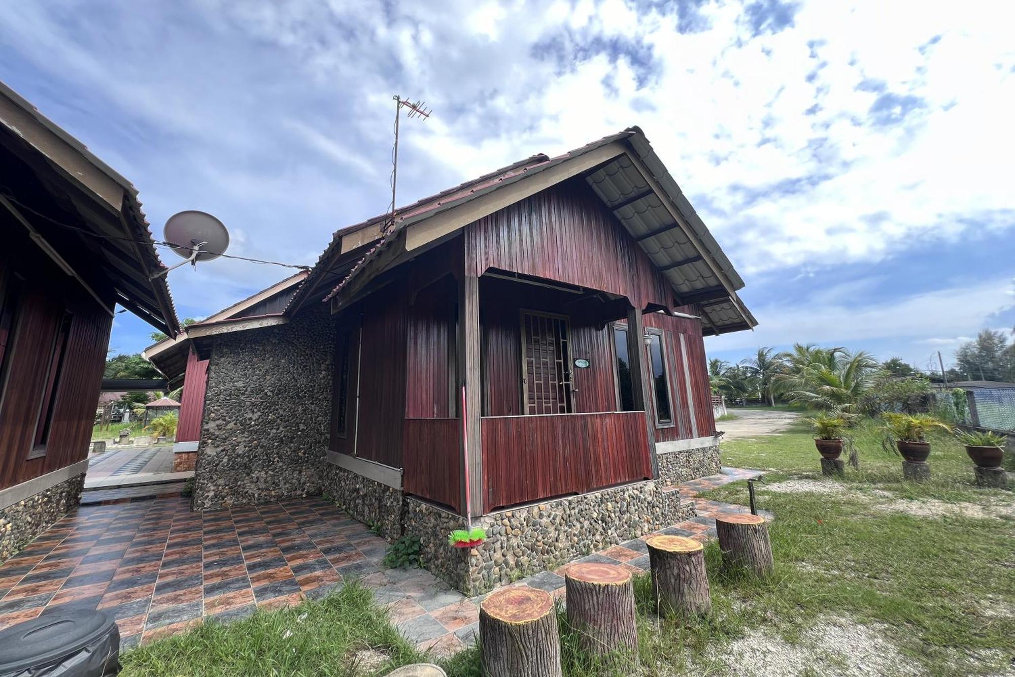 Nurbayu Chalet, Kemaman Куантан Екстериор снимка