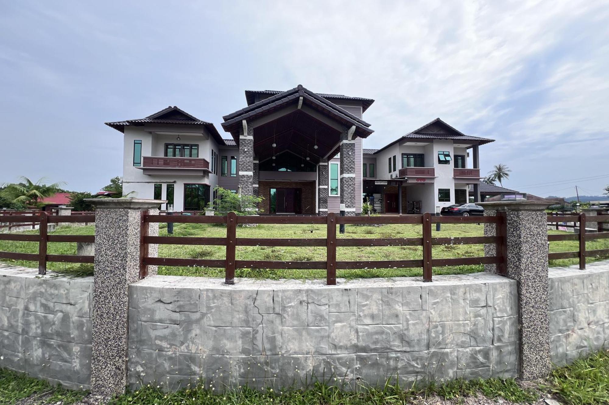 Nurbayu Chalet, Kemaman Куантан Екстериор снимка