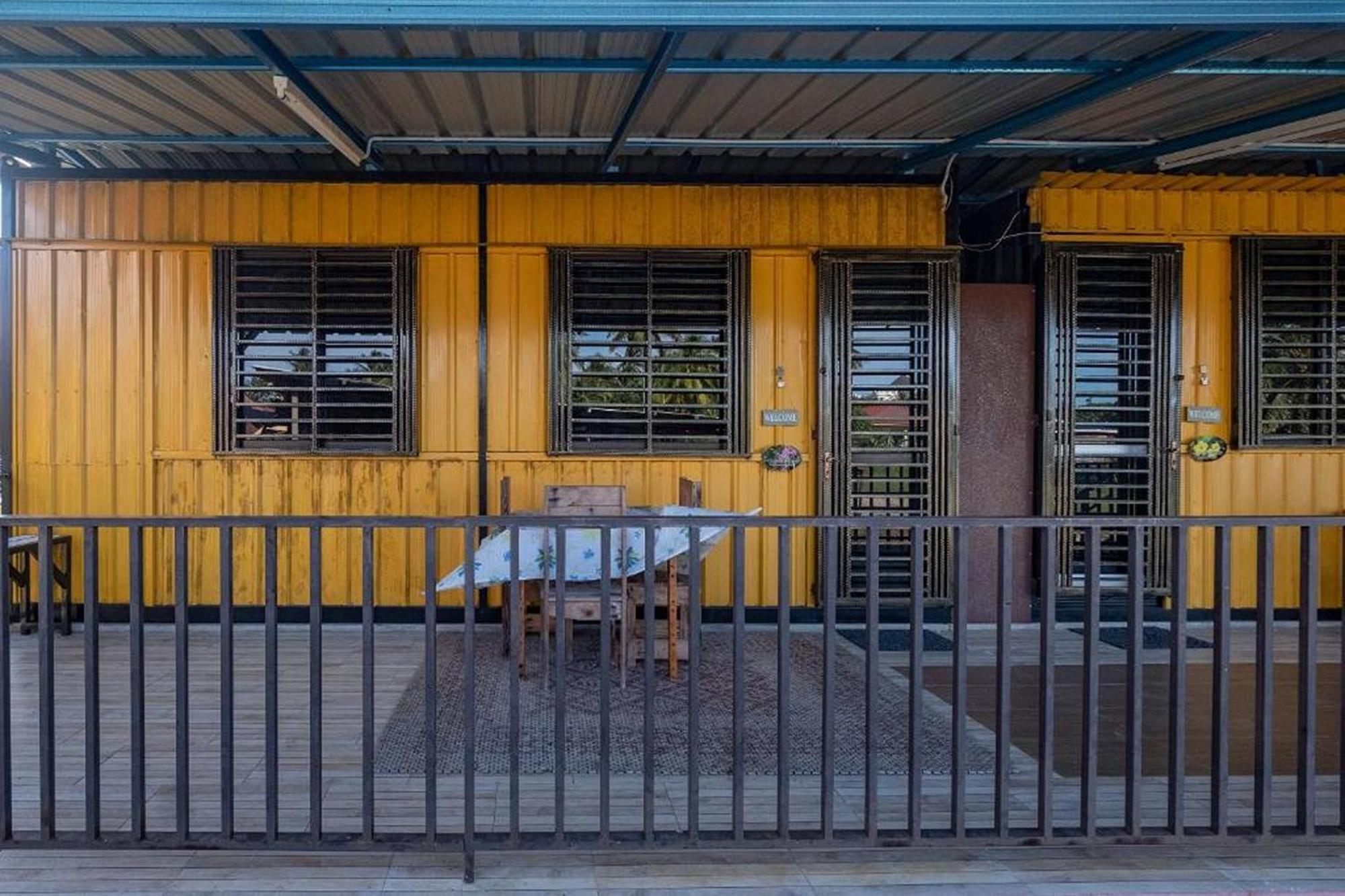 Nurbayu Chalet, Kemaman Куантан Екстериор снимка